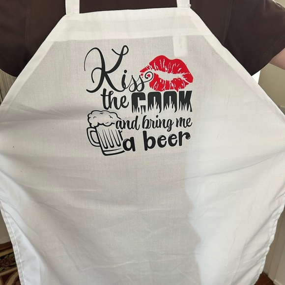 Kiss the cook and bring the beer displayed in a red apron - handmade -new - Picture 1 of 5